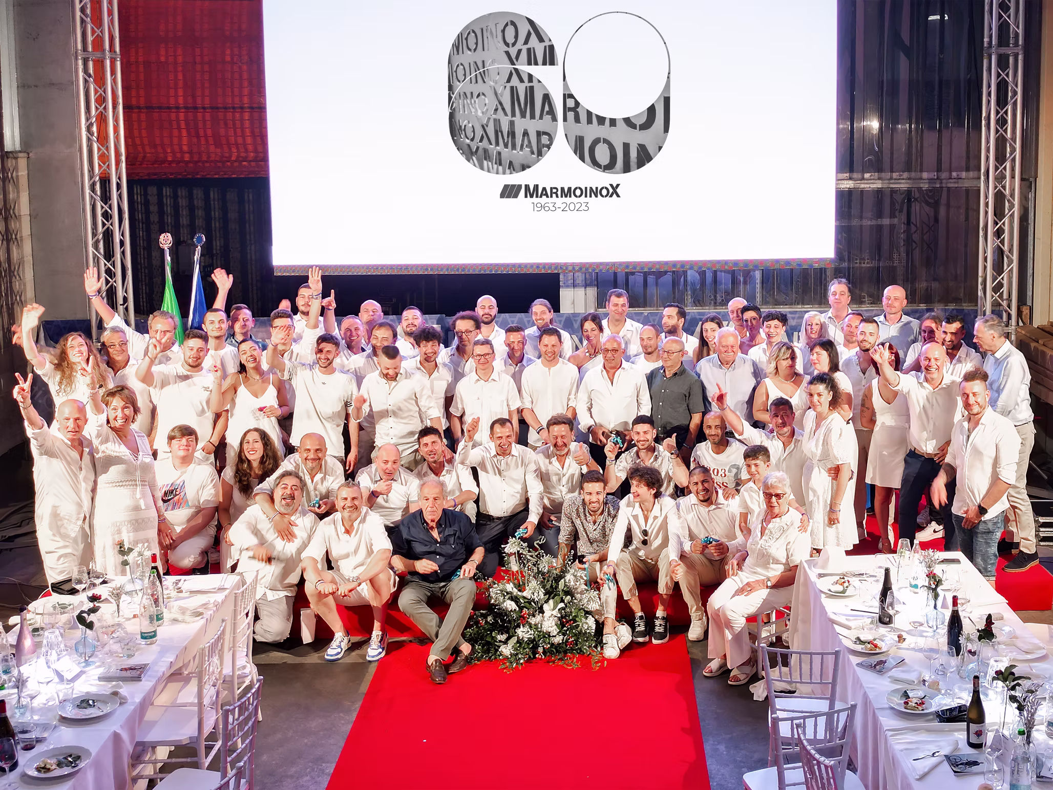 La festa per celebrare i nostri primi 60 anni è stata un viaggio. Un'esperienza vissuta tutti insieme e da soli. Sì, perché ognuno di noi ha attraversato una speciale linea temporale. Un percorso iniziato con il primo passo su un tappeto rosso che prometteva di riportarci nel 1963